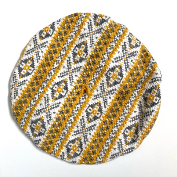 Cynthia Rowley Autumn Knit Sweater Dress and Beret - Picture 6 of 7